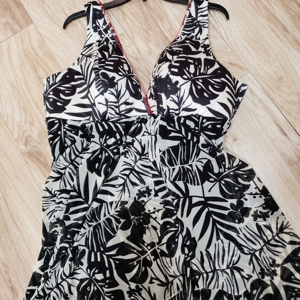 Lane Bryant Black and White Tropical Print One-Piece Swimsuit